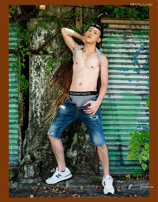 Next Image >>