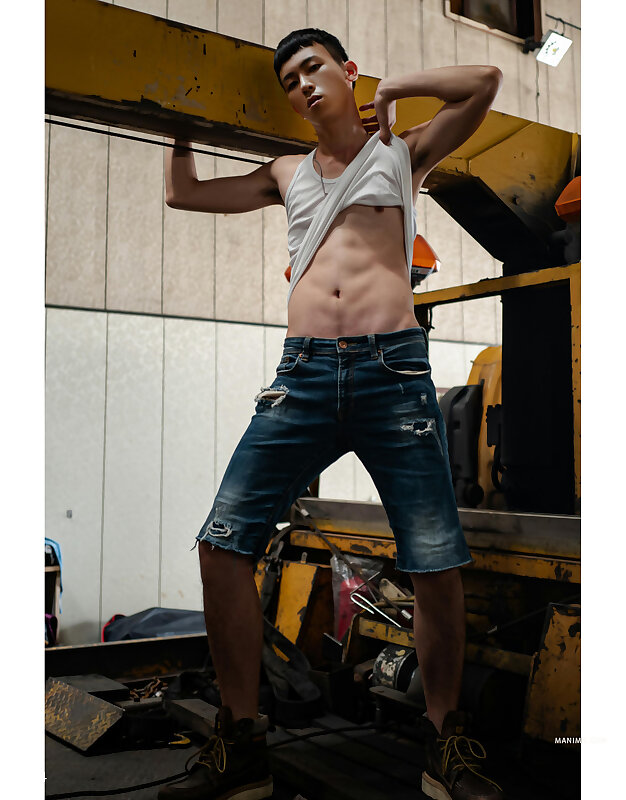 Next Image >>