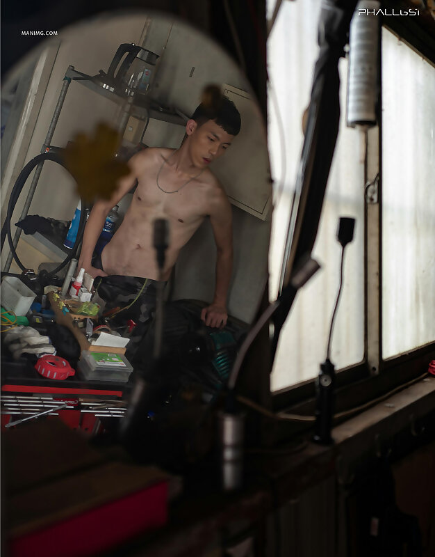 Next Image >>