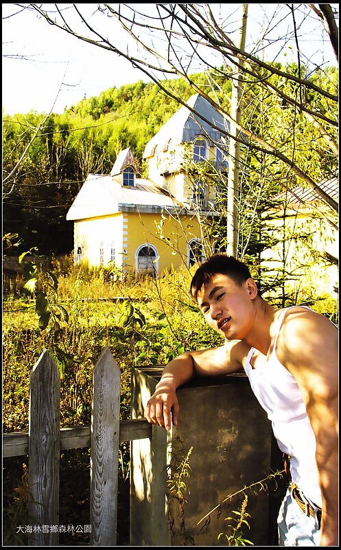 Next Image >>