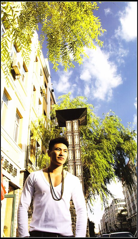 Next Image >>