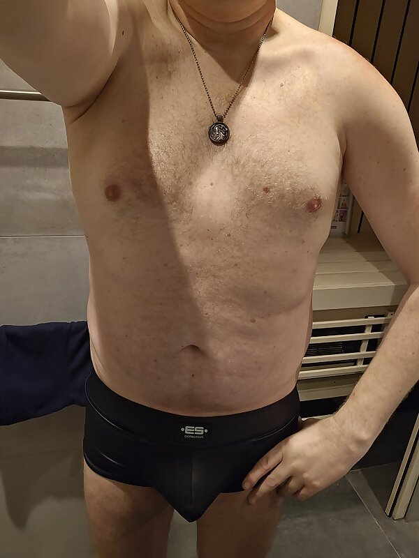 Next Image >>