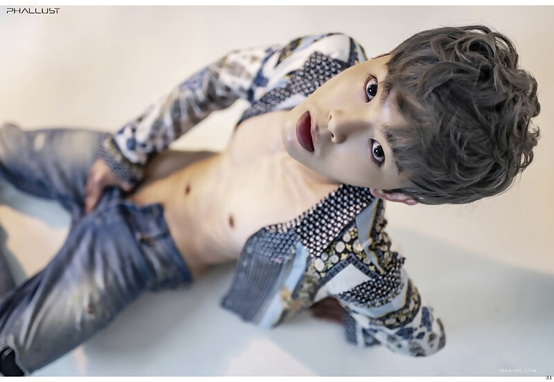 Next Image >>