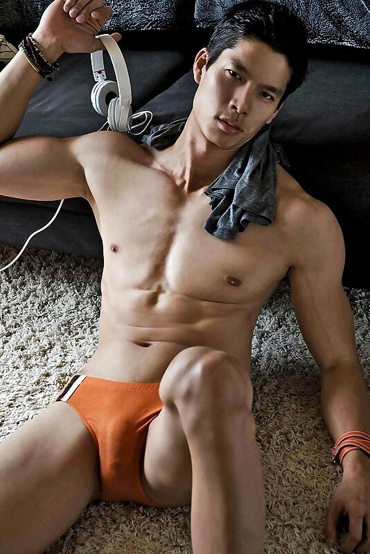Next Image >>