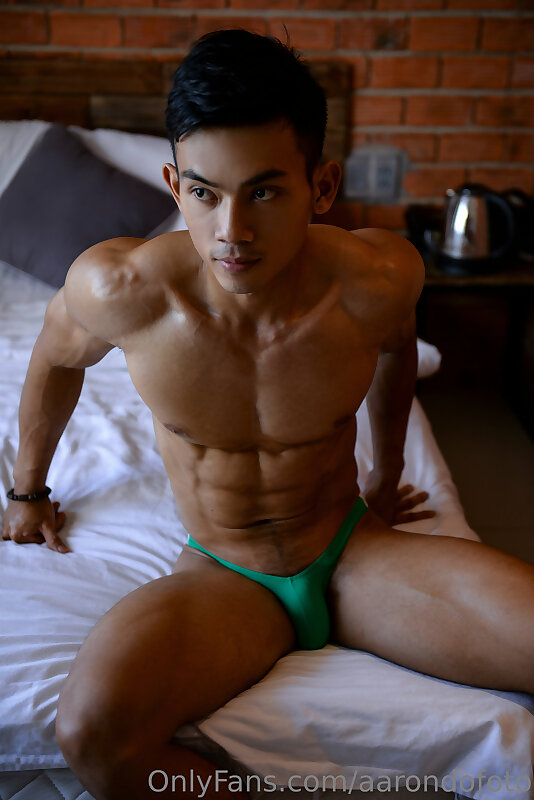 Next Image >>