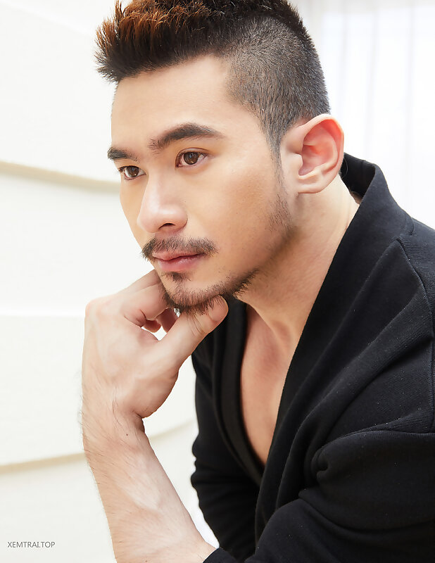 Next Image >>