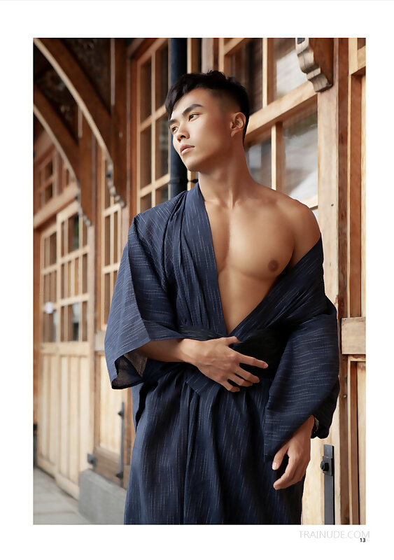 Next Image >>