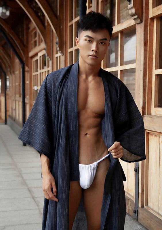 Next Image >>
