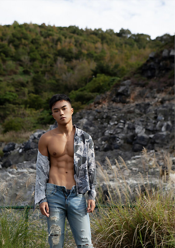 Next Image >>