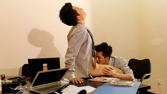 Next Image >>