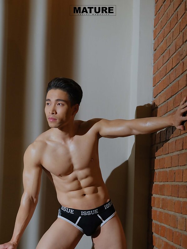 Next Image >>