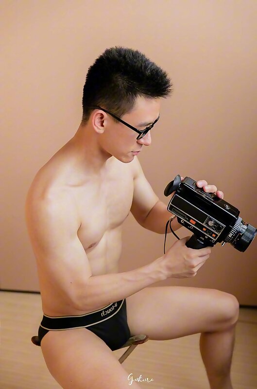 Next Image >>
