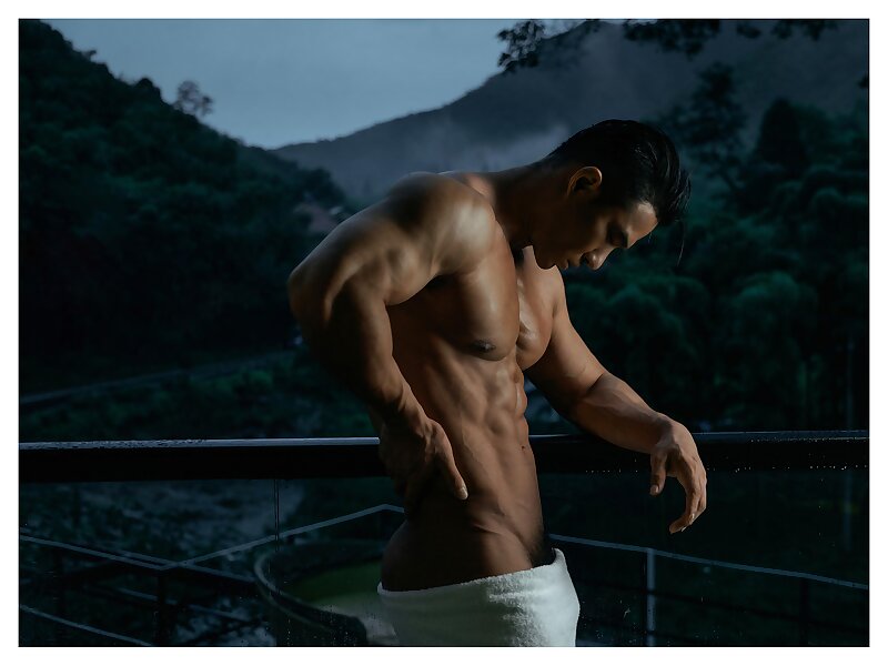 Next Image >>