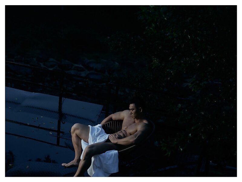 Next Image >>