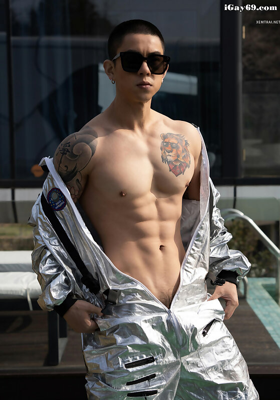 Next Image >>