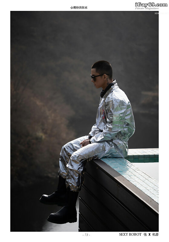 Next Image >>