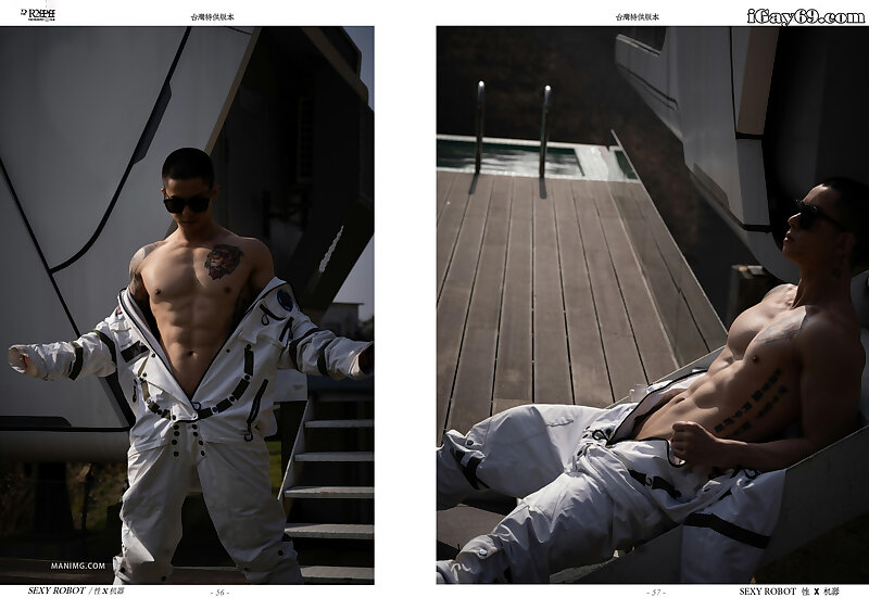 Next Image >>