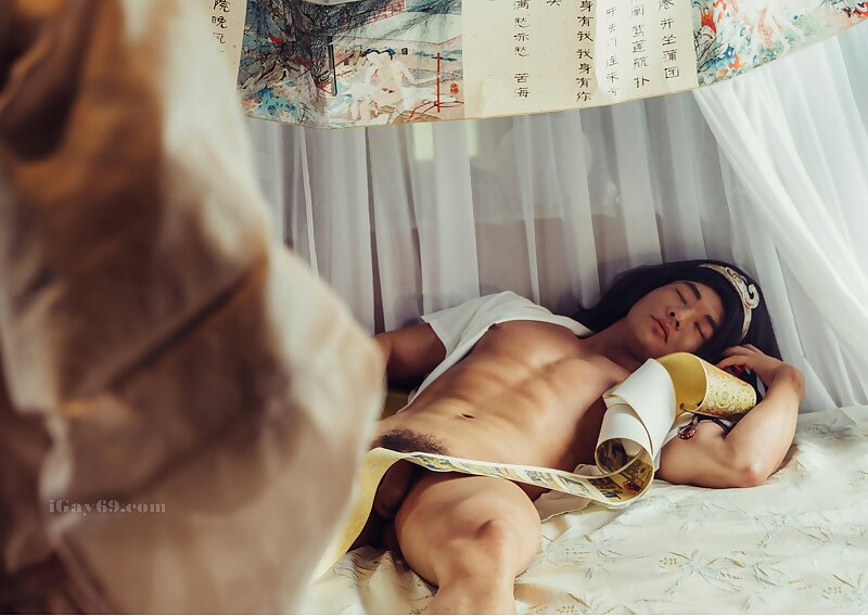 Next Image >>