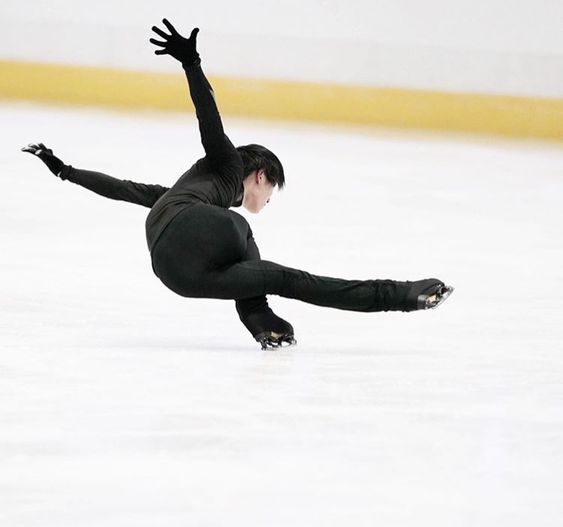Next Image >>