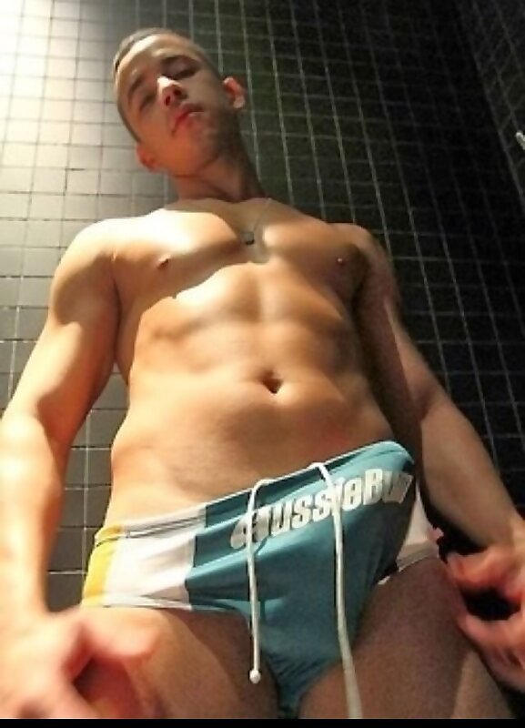 Next Image >>