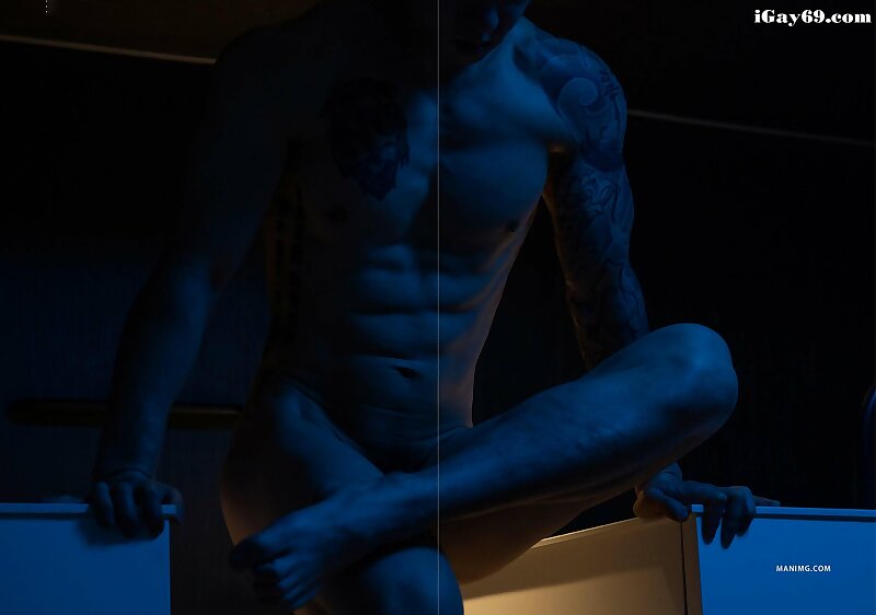 Next Image >>