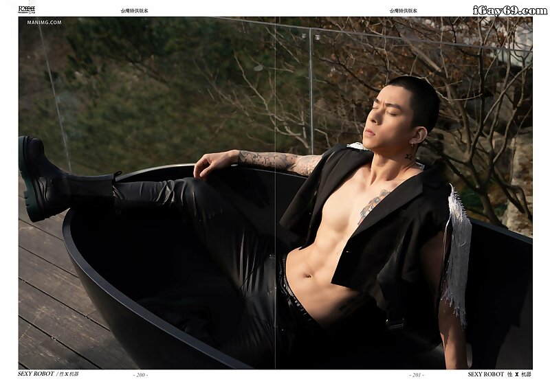 Next Image >>