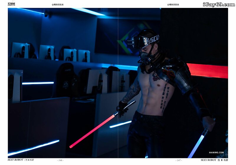 Next Image >>