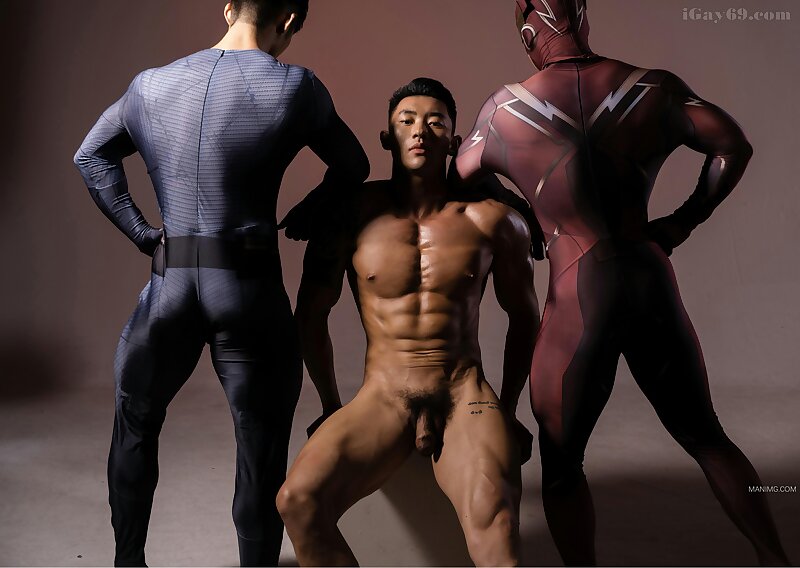 Next Image >>