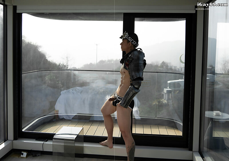 Next Image >>