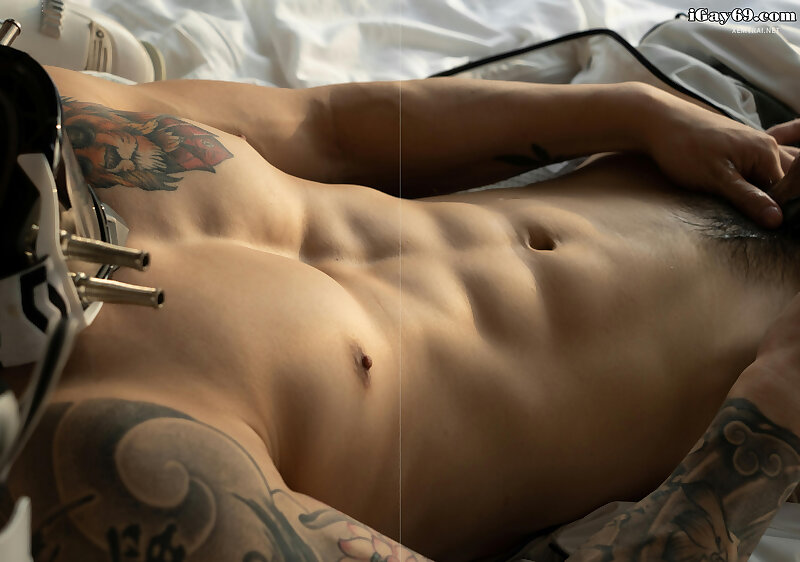 Next Image >>