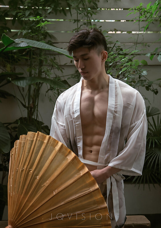 Next Image >>