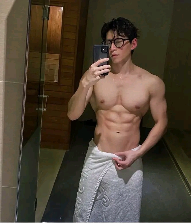 Next Image >>