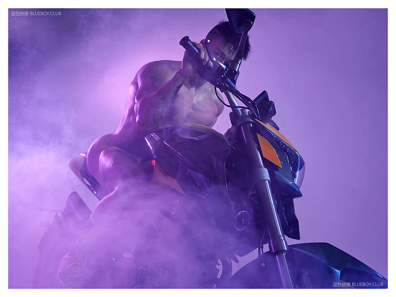 Next Image >>