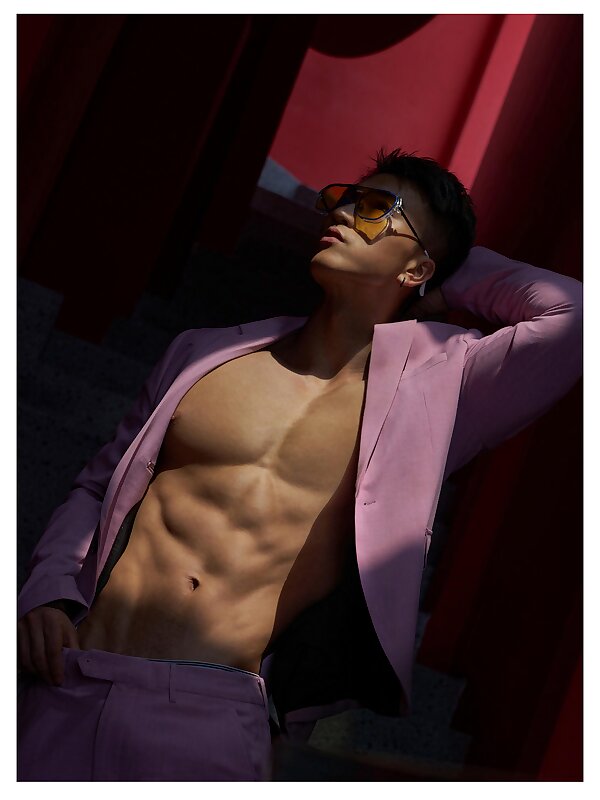 Next Image >>