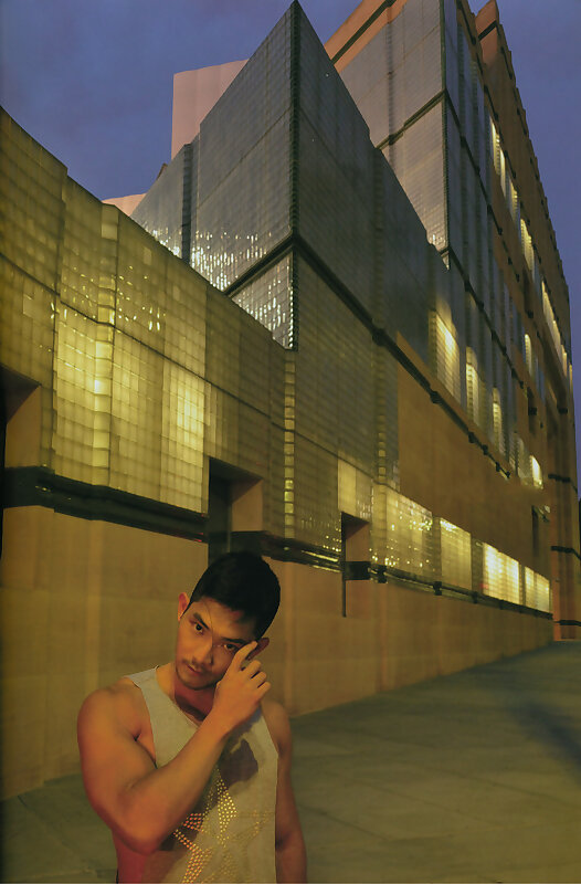 Next Image >>