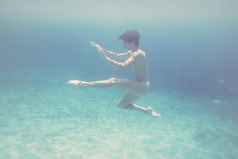 Next Image >>