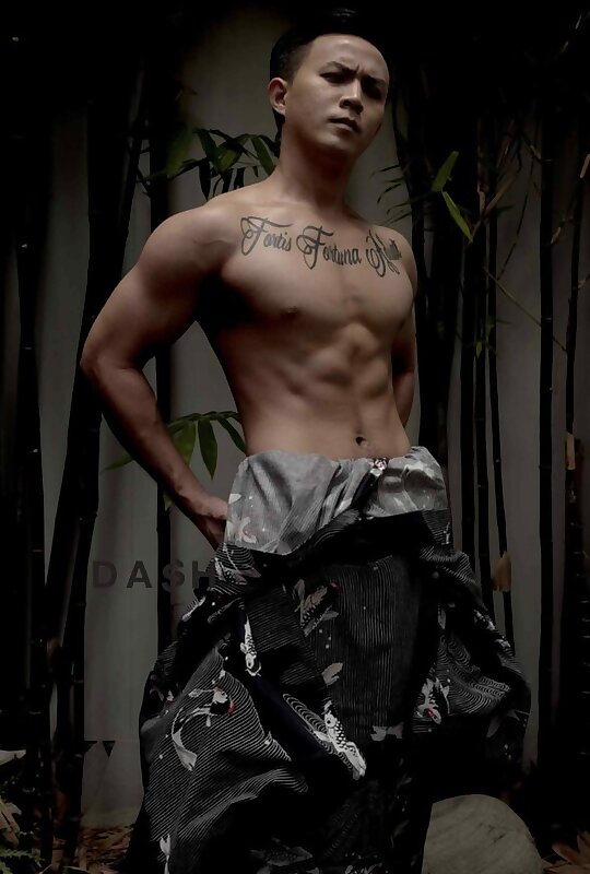 Next Image >>