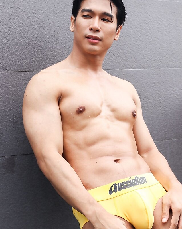Next Image >>