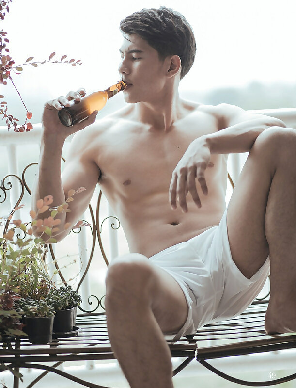 Next Image >>
