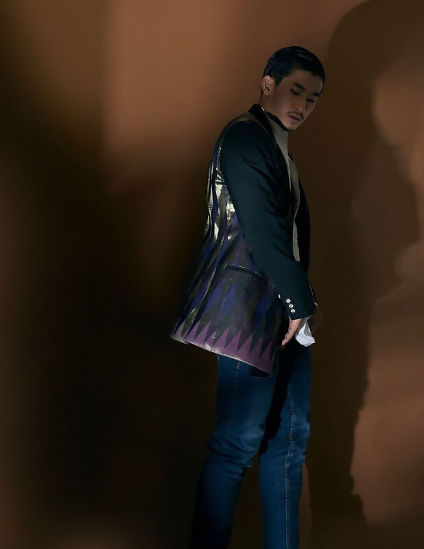 Next Image >>