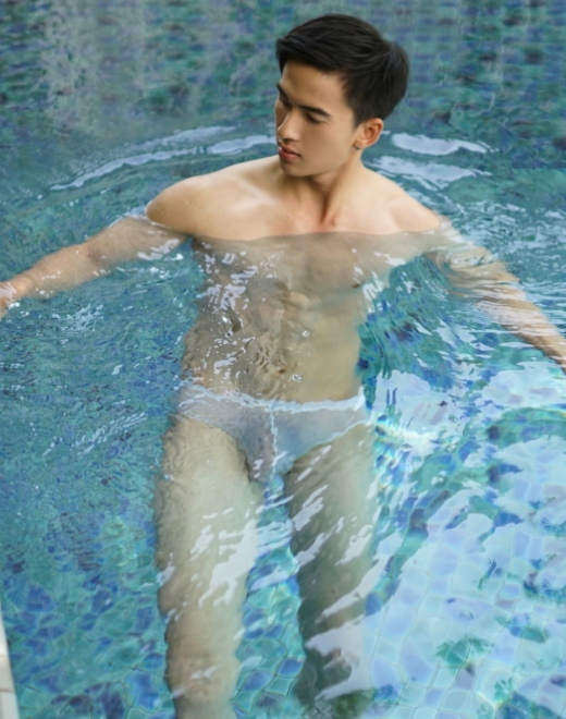 Next Image >>