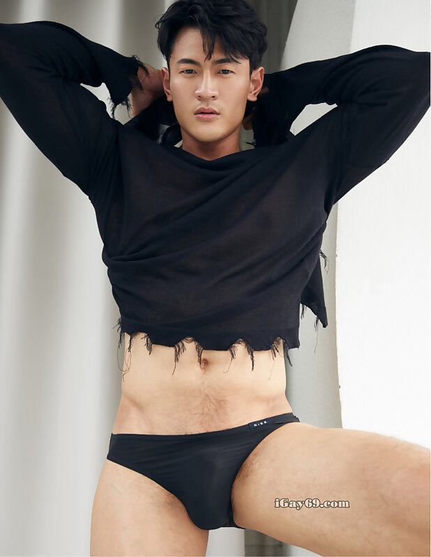 Next Image >>