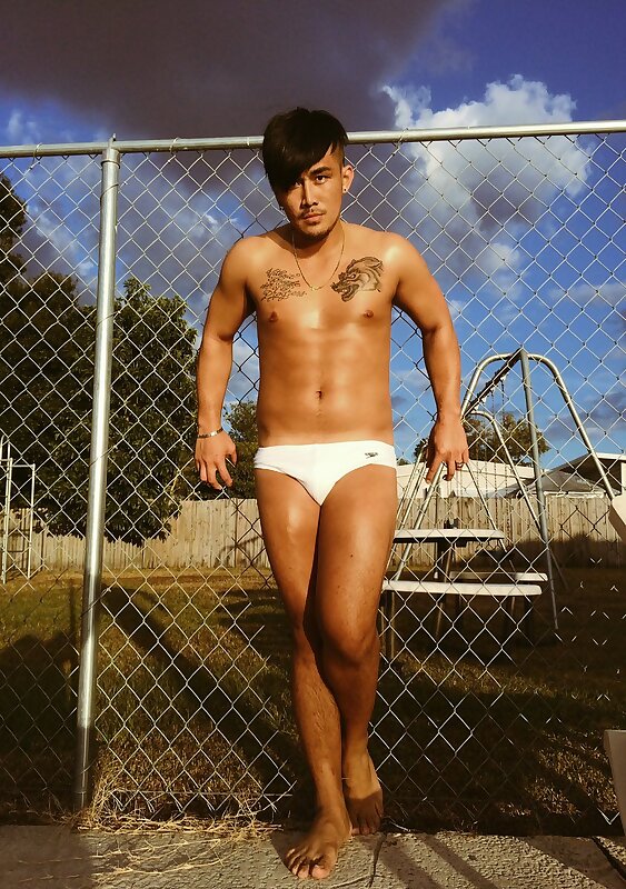 Next Image >>