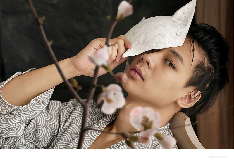 Next Image >>