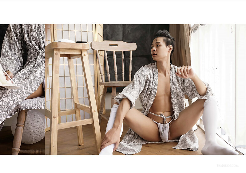 Next Image >>