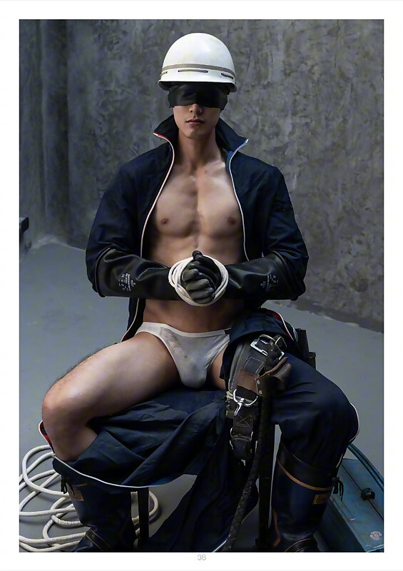 Next Image >>