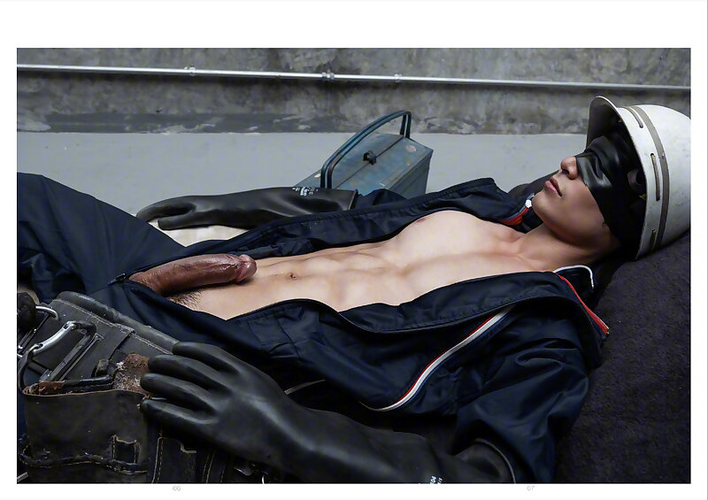 Next Image >>