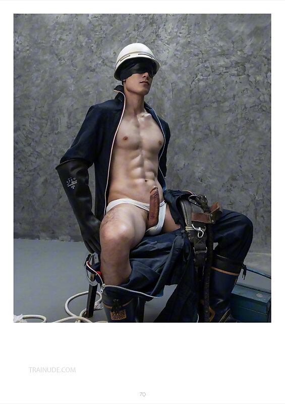 Next Image >>