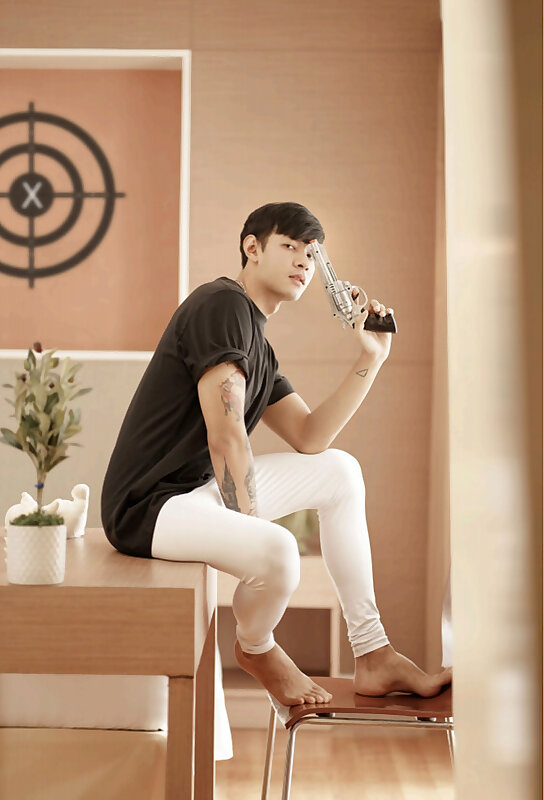 Next Image >>