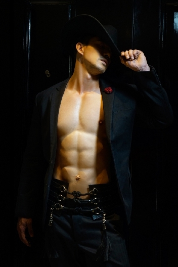 Next Image >>